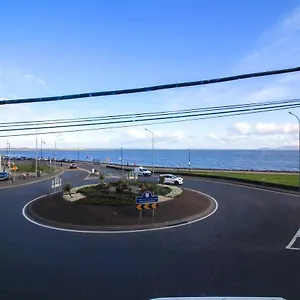 Seaside Views Apartment