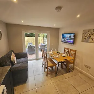 7 Eyre Square Lane Apartment